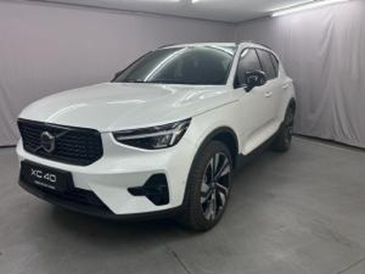 Volvo XC40 B3 Ultimate Dark