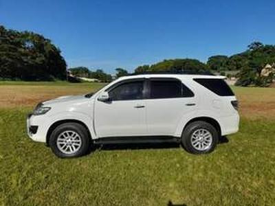 Toyota Fortuner 2012, Automatic, 3 litres - Aerovaal