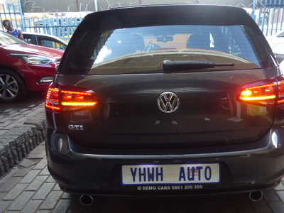 VW Golf GTI Performance auto