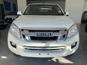 2015 ISUZU KB 250 DE-TEQ EXTENDED CAB FINANCE CAN BE ARRANGE WHATSAPP- MOHAMMED (ZERO)836004920