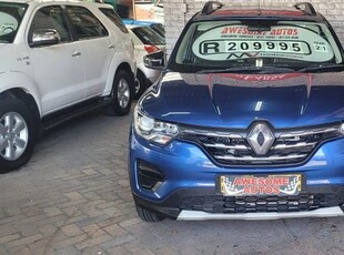 Blue Renault Triber 1.0 Dynamique with 1km available now!