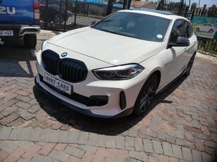 2022 BMW 1 Series 118i 5-door M Sport auto For Sale in Gauteng, Johannesburg