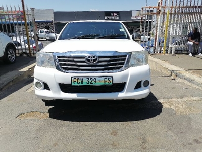 2011 Toyota Hilux 2.0 single cab S For Sale in Gauteng, Johannesburg