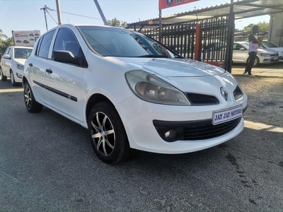 Used Renault Clio III 1.5 dCi Expression 5