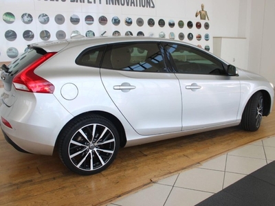 Used Volvo V40 T2 Kinetic Auto for sale in Gauteng
