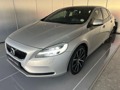 Used Volvo V40 T3 Momentum Auto for sale in Gauteng