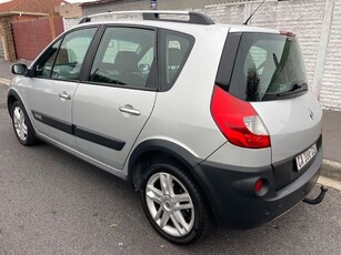Used Renault Scenic II 2.0 Navigator for sale in Western Cape