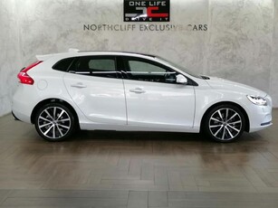 Used Volvo V40 T4 MOMENTUM AUTO for sale in Gauteng