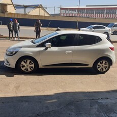 2017 RENAULT CLIO 1.9 in a very good condition