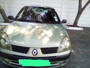 I`m selling a 2003 Renault clio 1,4 16 valve model maintained by deale