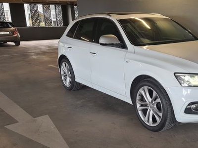 White Audi SQ5 3.0 TDI BiT Quattro Tiptronic with 123000km available now!