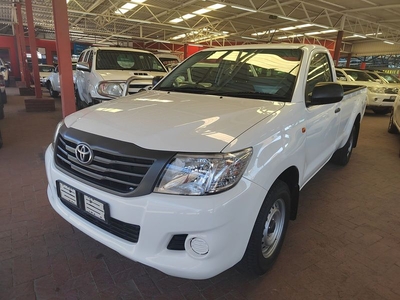 2012 Toyota Hilux 2.0 VVT-i with 136000kms, Call Bibi 082 755 6298