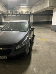 I am selling my Chevrolet Cruze 2015 in good condition