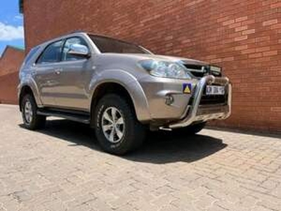 Toyota Fortuner 2010, Automatic, 2.8 litres - Lebowakgomo