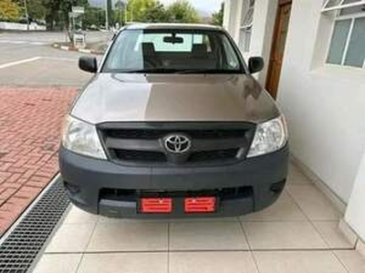 Toyota Hilux 2016, Manual, 2 litres - East London