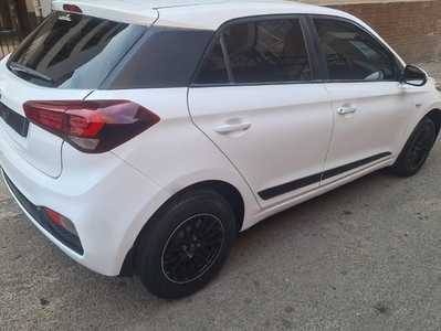 Used Hyundai i20 1.4 Fluid Auto for sale in Kwazulu Natal