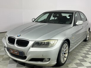 2012 BMW 320i (E90) II