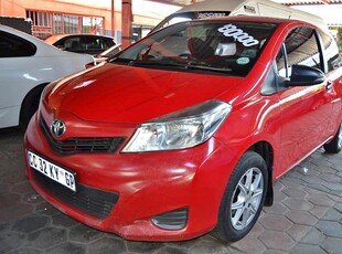 2012 Toyota Yaris ((Fuel-Efficient & Reliable!))