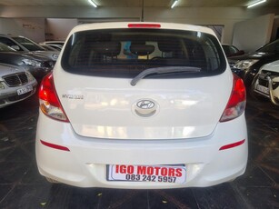 2014 Hyundai i20 1.4Fluid manual 88000km Mechanically perfect with Clothes Seat
