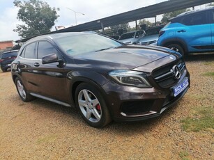 2014 Mercedes-Benz GLA 220 CDI 4MATIC 7G-DCT, Brown with 142000km available now!