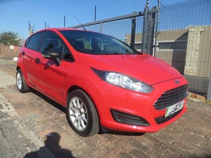 2016 Ford Fiesta 1.0 EcoBoost Ambiente Powershift, Red with 109000km available now!