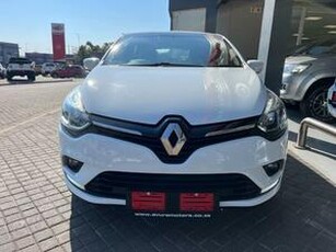 Renault Clio 2018, Manual, 0.9 litres - Jeffreys Bay