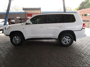 Used Toyota Land Cruiser 200 V8 VX Auto for sale in Gauteng