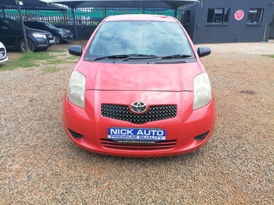 2006 Toyota Yaris 1.3 T3 5-Door, Red with 110000km available now!