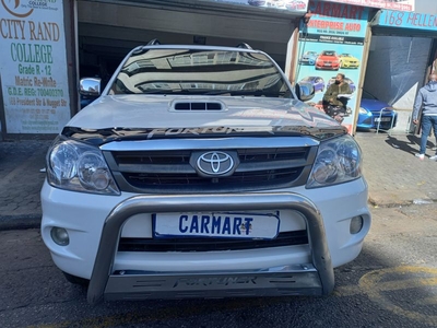 2009 Toyota Fortuner 3.0 D-4D 4x2 AT, White with 115000km available now!