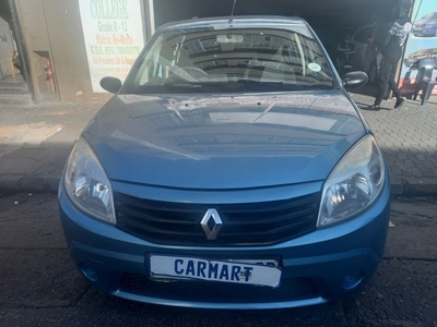 2011 Renault Sandero 1.6 Dynamique, Blue with 95000km available now!