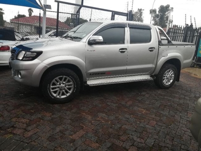 2014 Toyota Hilux 3.0D-4D double cab 4x4 Raider Legend 45 auto For Sale in Gauteng, Johannesburg