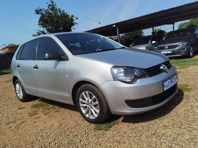 2014 Volkswagen Polo Vivo Hatch 1.4 Conceptline, Silver with 84000km available now!