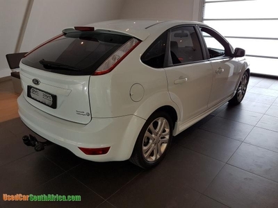 2003 Ford Focus white used car for sale in East London Eastern Cape South Africa - OnlyCars.co.za