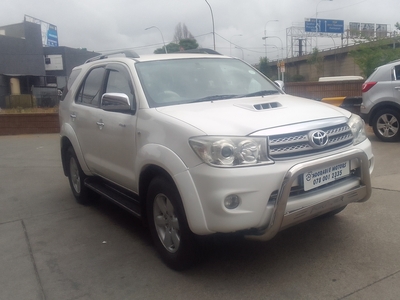 2011 Toyota Fortuner 3.0 D4D used car for sale in Johannesburg City Gauteng South Africa - OnlyCars.co.za