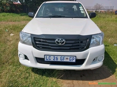 2015 Toyota Hilux Toyota hilux 2.0 R28000 LX used car for sale in Harrismith Freestate South Africa - OnlyCars.co.za
