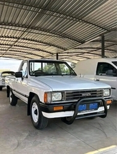 Toyota Hilux 1990, Manual, 2.4 litres - Cape Town