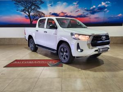 Toyota Hilux 2.4GD-6 double cab Raider manual