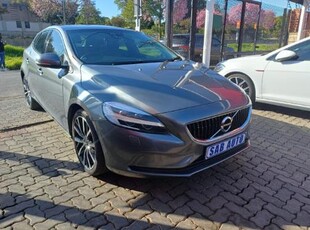 2017 Volvo V40 T3 Momentum Auto For Sale in Gauteng, Johannesburg