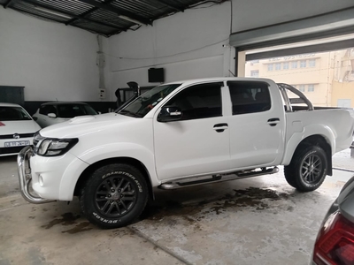 USED 2014 TOYOTA HILUX 3.0 D4D