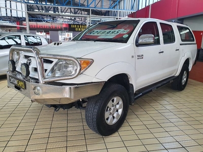 White Toyota Hilux 3.0 D-4D D/Cab 4x4 Raider with 233442km available now!