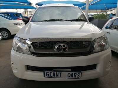 2010 Toyota Hilux 2.5D-4D double cab Raider For Sale in Gauteng, Johannesburg