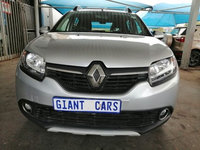 2015 Renault Sandero Stepway 66kW turbo For Sale in Gauteng, Johannesburg
