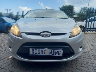 2009 Ford Fiesta 1.4 Trend 5-Door, Silver with 85000km available now!