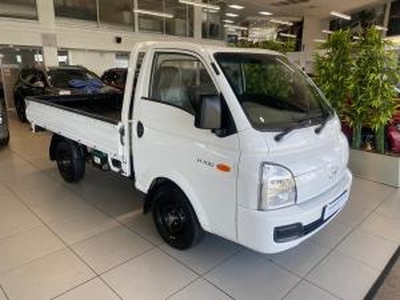 Hyundai H-100 Bakkie 2.6D deck (aircon)