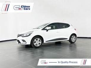 Renault Clio IV 900T Authentique 5-Door