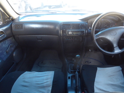 2001 Toyota Corolla 160i GLE Manual 80,000km Cloth Seats Sedan Crystal