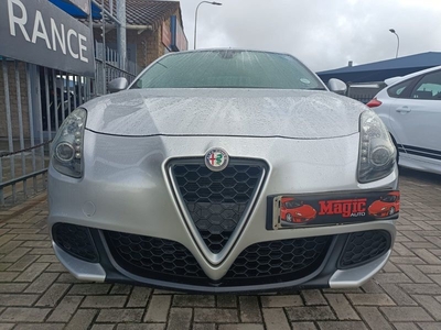 2018 Alfa Romeo Giulietta 1.4, Silver with 117472km available now!