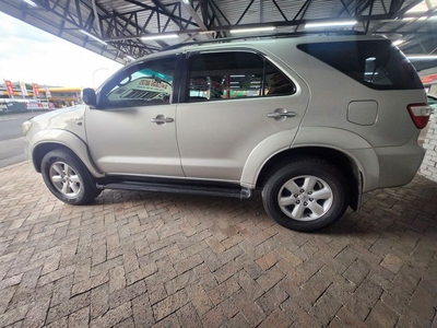 2010 Toyota Fortuner 3.0 D-4D 4x4 AT for sale! PLEASE CALL RANDAL @0695542272