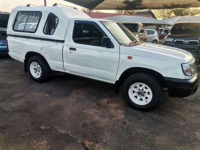 Used Nissan Hardbody 2000 SWB PETROL for sale in Gauteng
