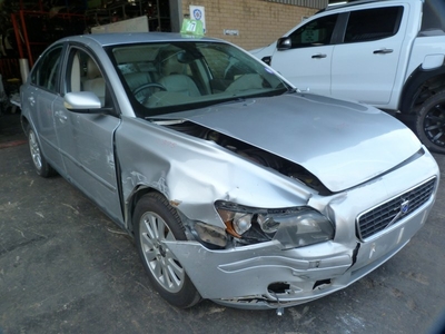Volvo S40 2.4i Manual Silver - 2005 STRIPPING FOR SPARES